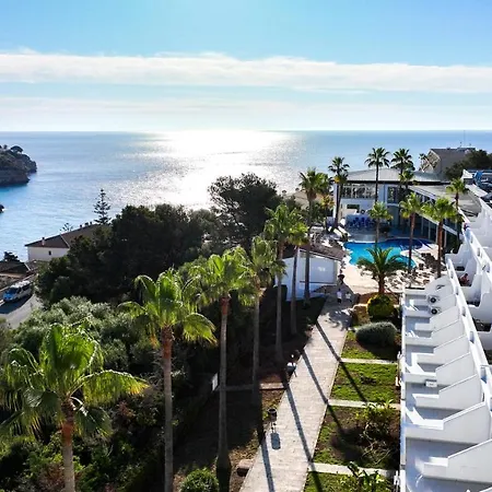 Flipflop Cala Mandia Hotel