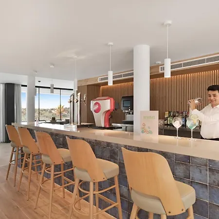 Hotel Flipflop Cala Mandia