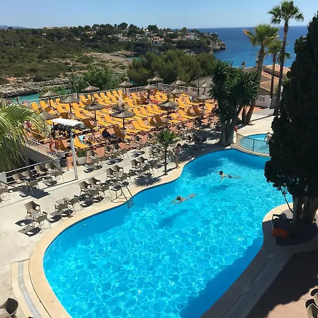 Hotel Flipflop Cala Mandia 3*