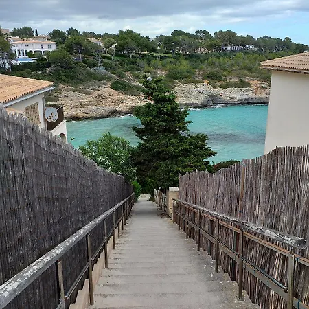 Flipflop Cala Mandia Hotel